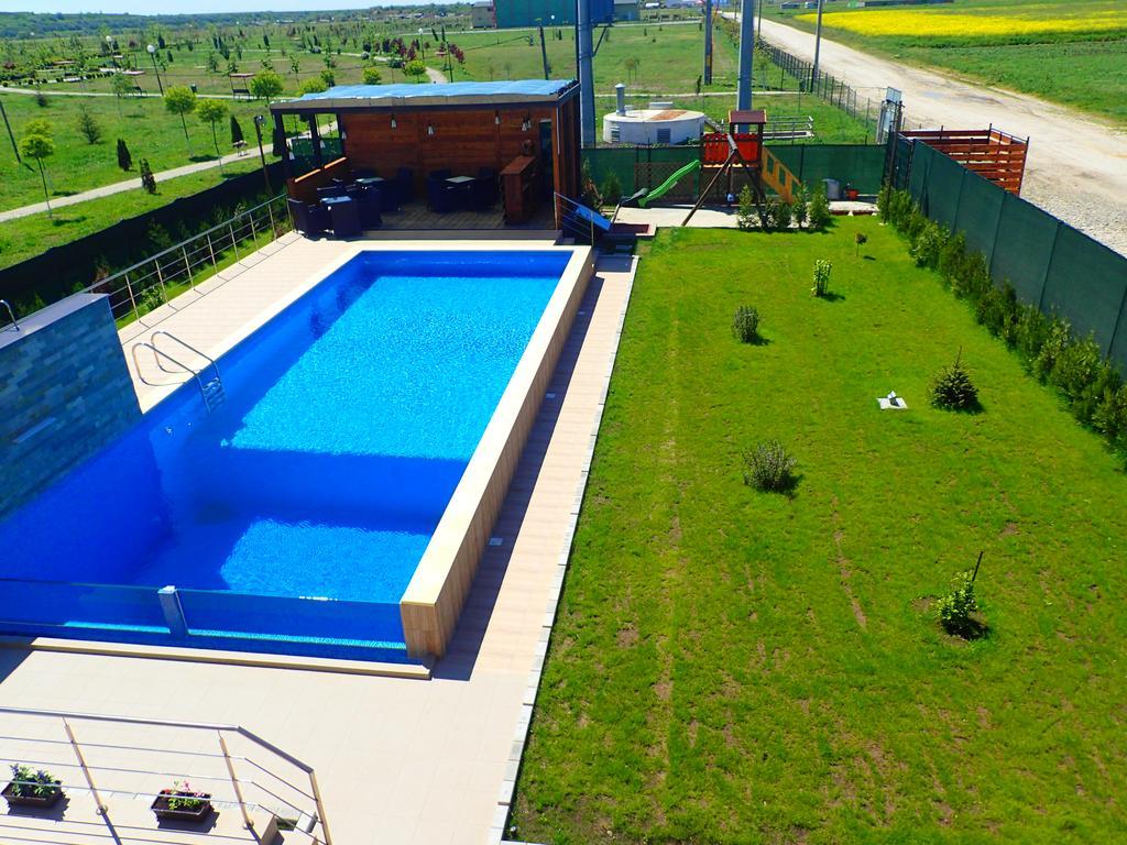 Готель Indeep Club Cumpana  Екстер'єр фото