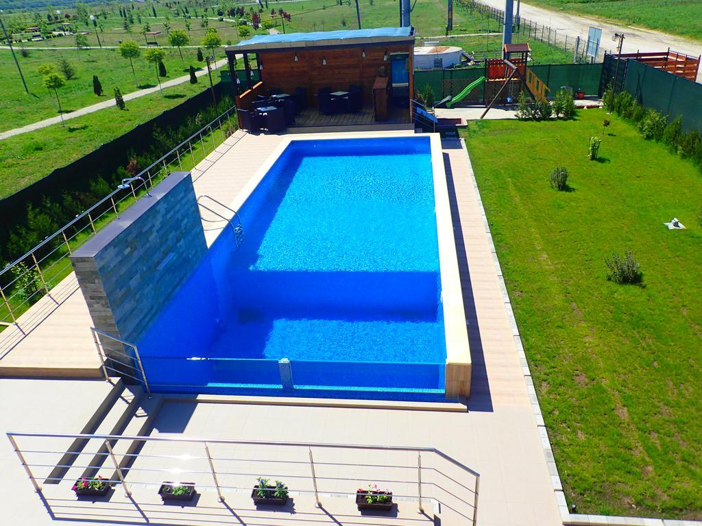 Готель Indeep Club Cumpana  Екстер'єр фото